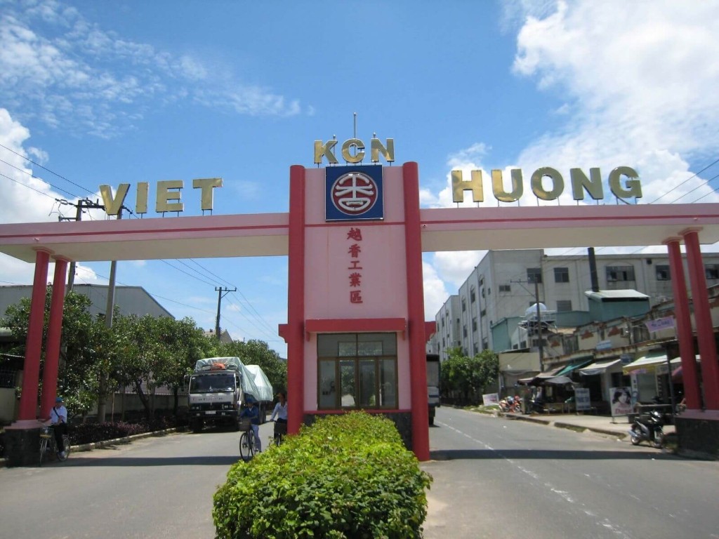 Hút hầm cầu 320 khối KCN Việt Hương, Bình Dương