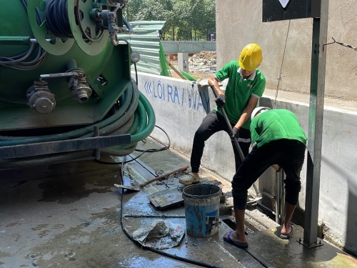 Thực hiện thông tắc cống nghẹt cho công ty tại KCN Dầu Giây