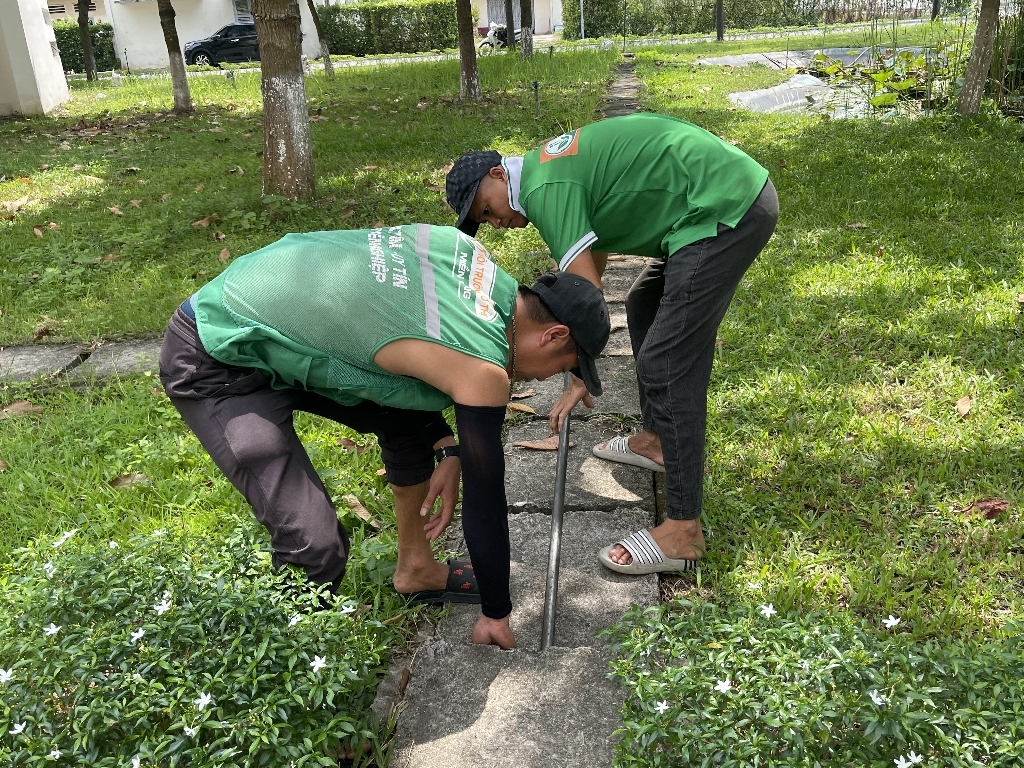 Dịch vụ vệ sinh đường mương nổi tại KCN Việt Hương