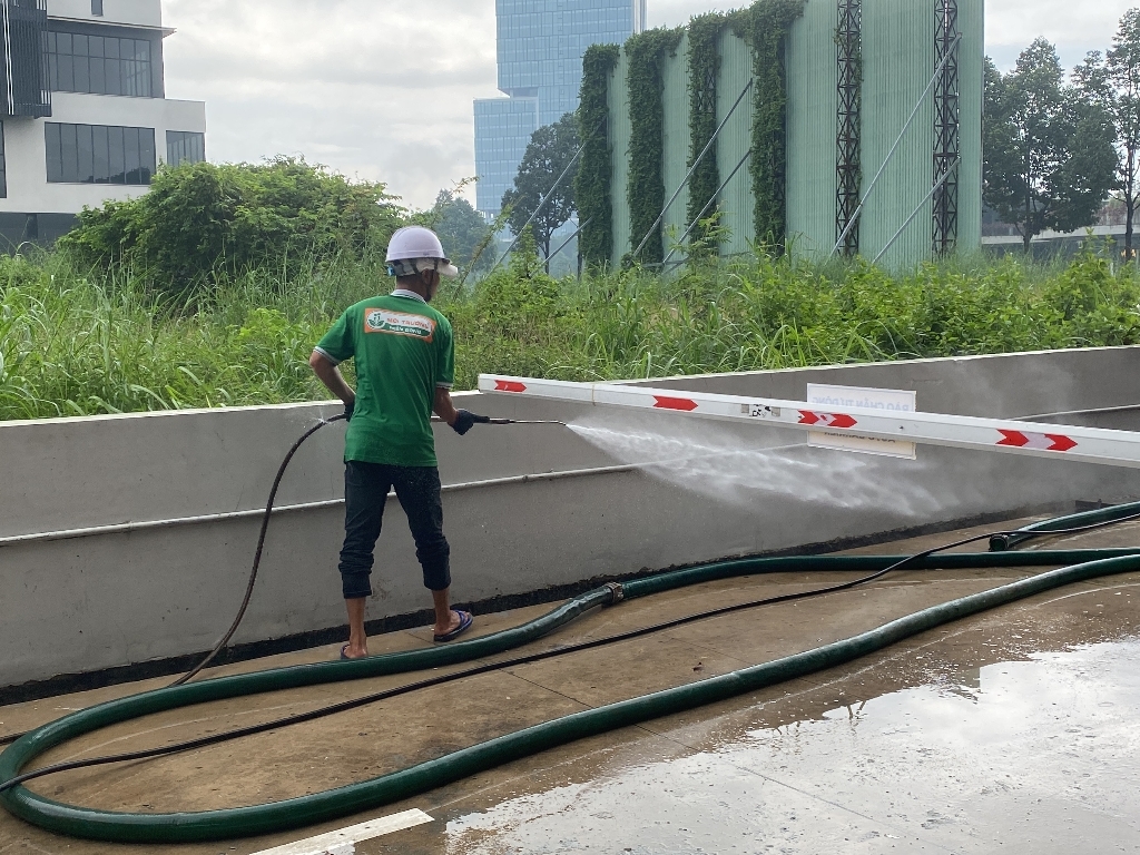 Dịch vụ vệ sinh đường mương nổi tại KCN Việt Hương
