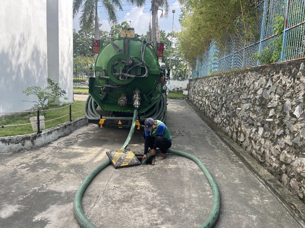 Cho thuê xe bồn hút bùn thải